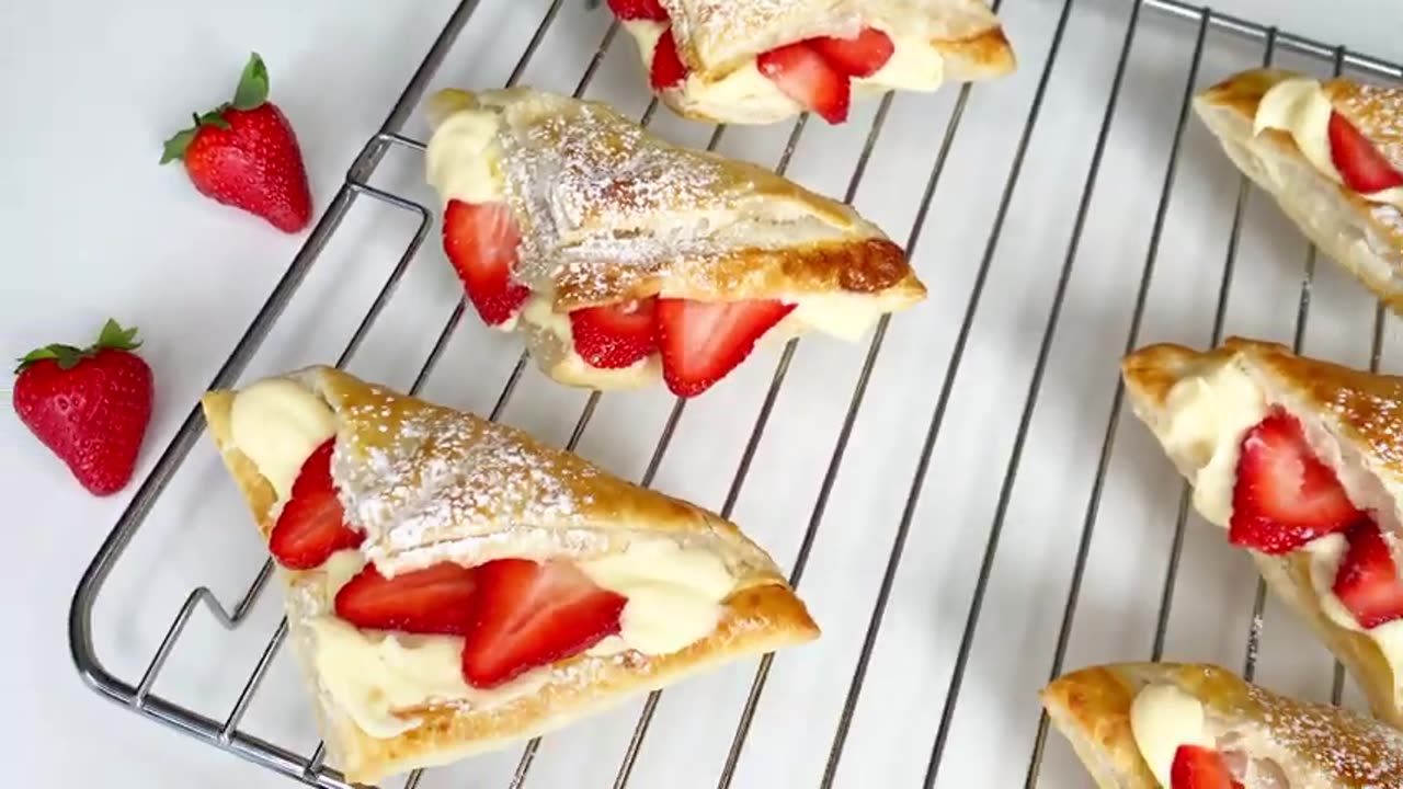 Crispy Flaky Strawberry Croissants | Classic Taste | RAMADAN SERIES