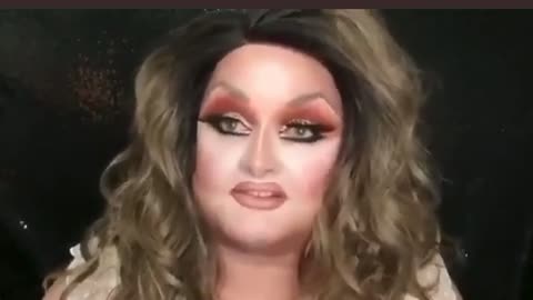 Drag Queen warns Parents “don’t bring your kids!”