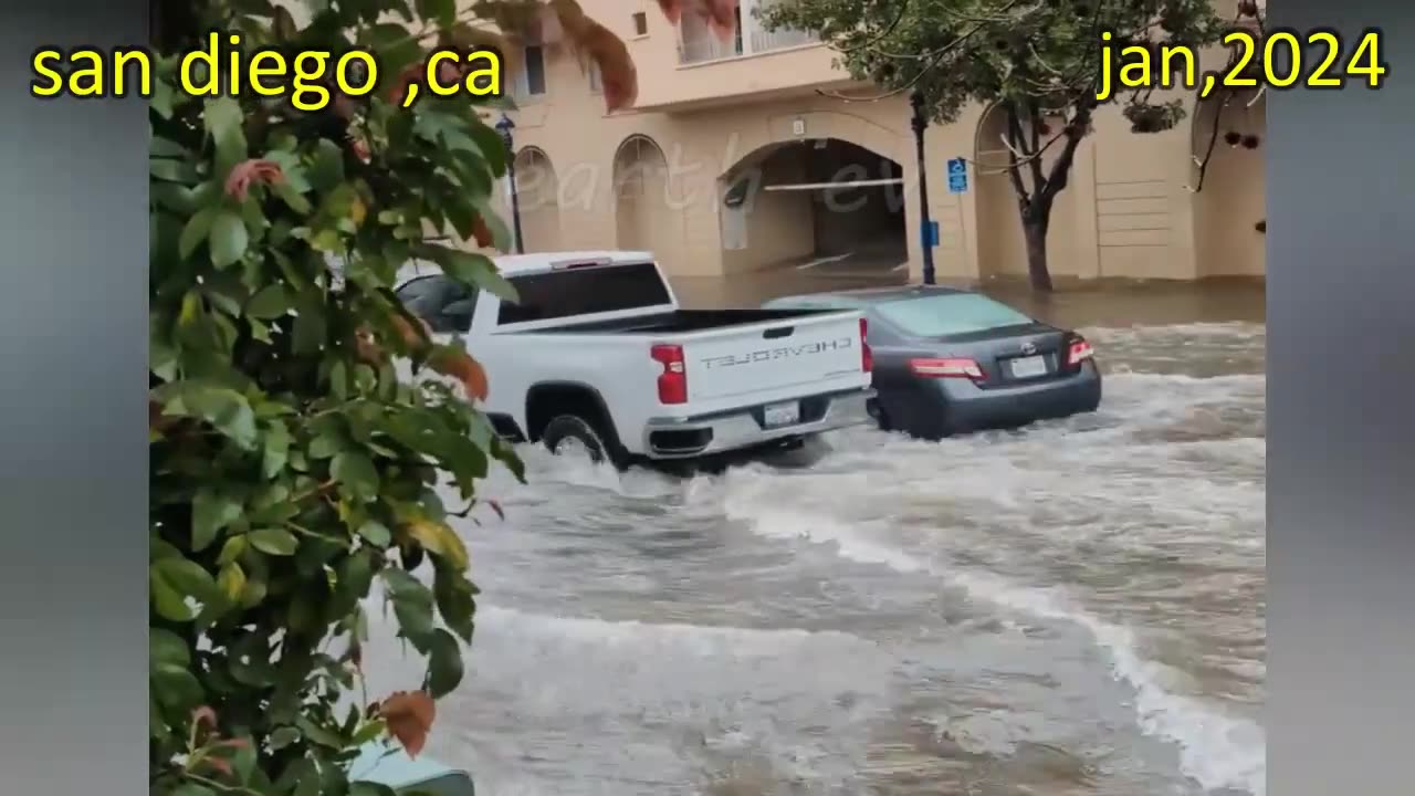 ***California under WATER ! massive flooding hit san diego , California USA***