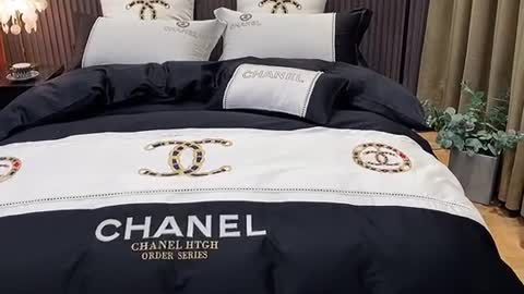 Warm velvet four piece cartoon coral duvet cover sheet dormitory bedding