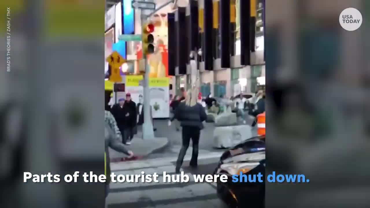 Manhole explosion causes panic in Times Sq