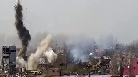 Russian Wagner Artillery in Bakhmut