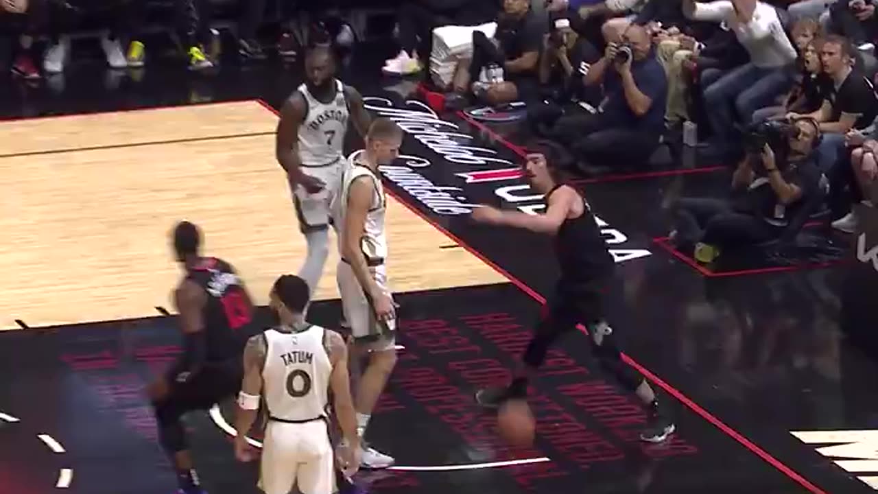 NBA - Terry Rozier lobs it to Jaime Jaquez Jr. for the slam! Heat-Celtics