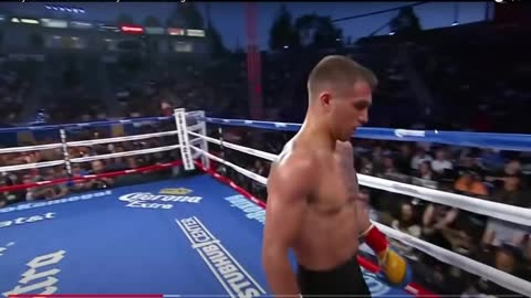 Lomachenko vs Dary Russell Round 4