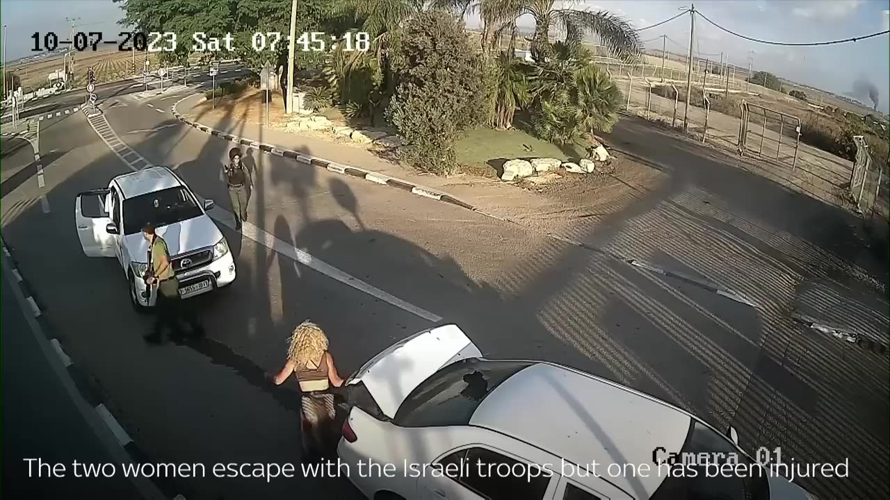 Viral News: CCTV catches two women caught in a shootout (Israel-Hamas war)