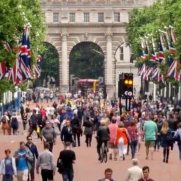 With no salary cut, 100 companies in the UK convert to a four-day workweek.