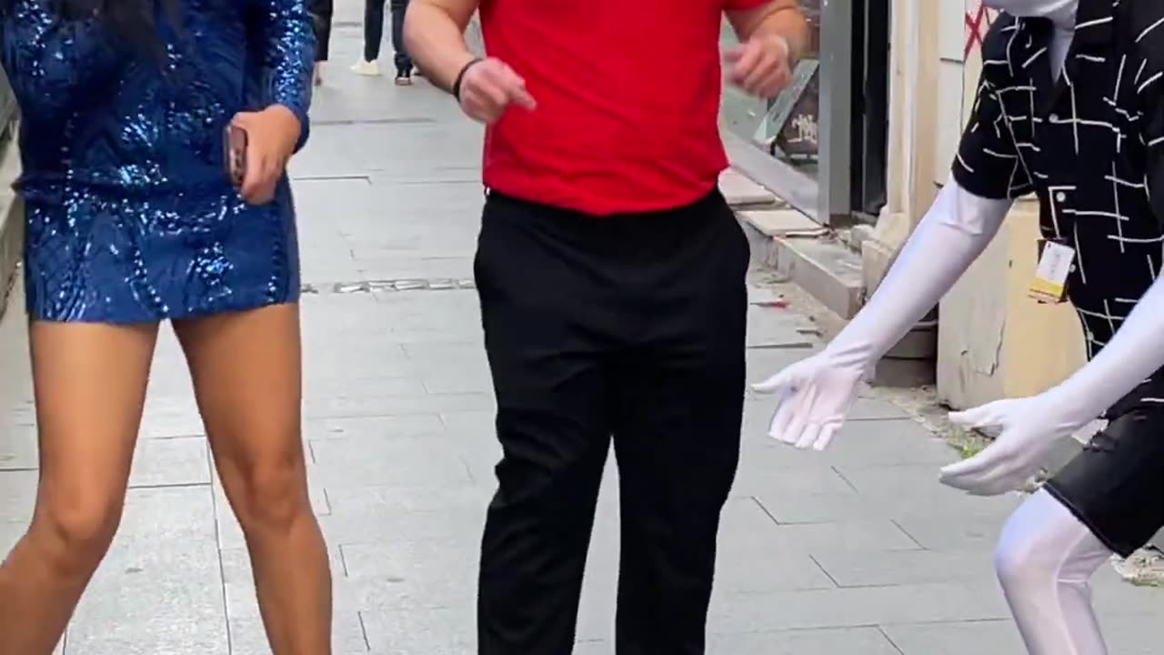 He didn’t expect that 😂💃😂