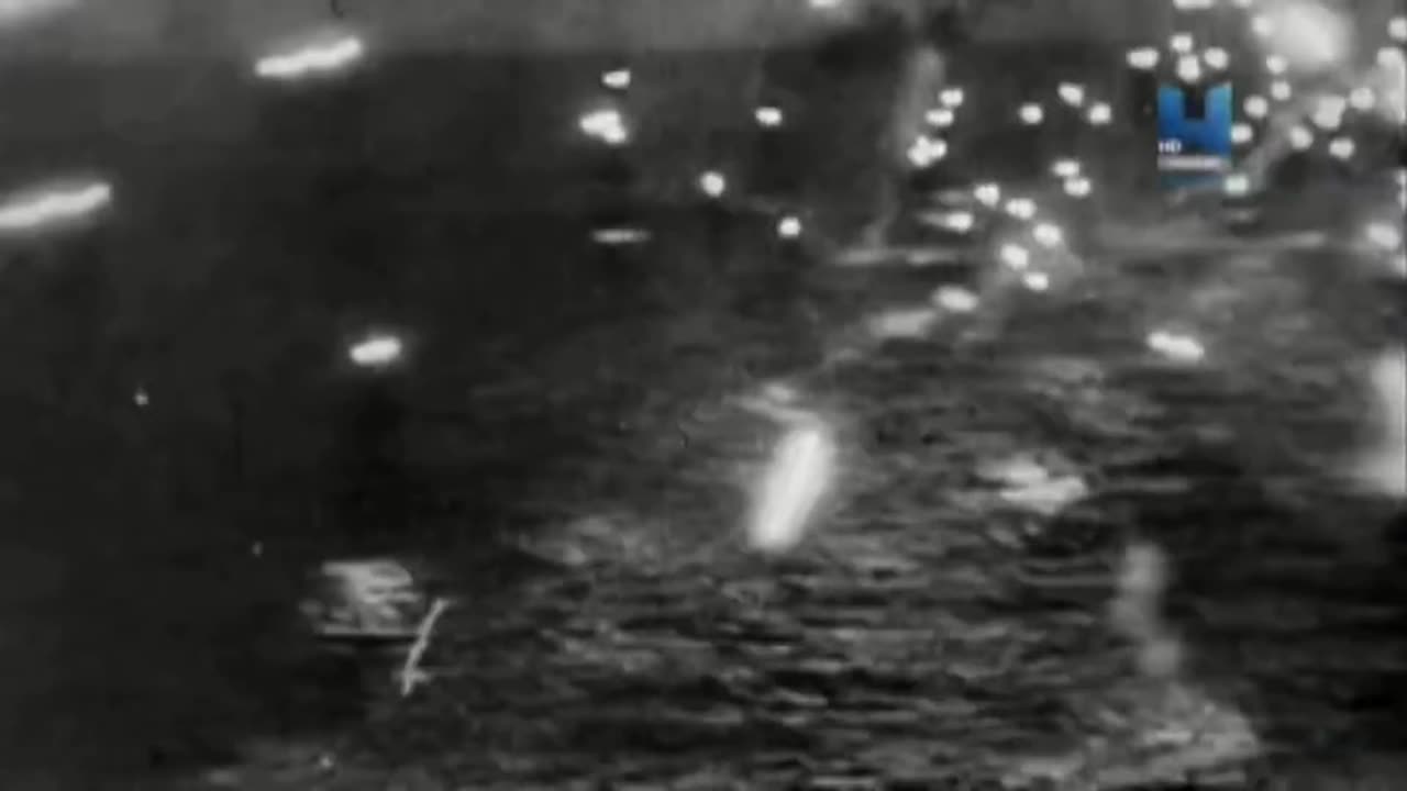 WW2 - Kamikaze Attacks [Real Footage]