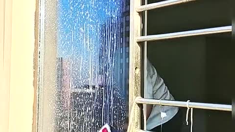 How to wash the outside of your window