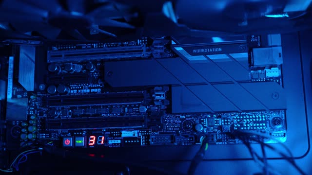How does the computer appear from the inside