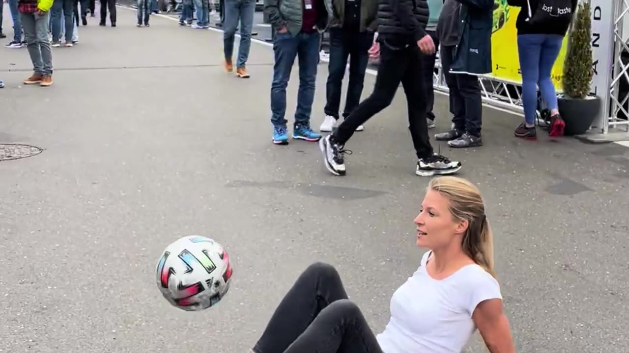 Watch Her Stunning Football Moves – Pure Skill!