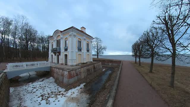 Special pavilions called "Hermitage" or "place of solitude" spread