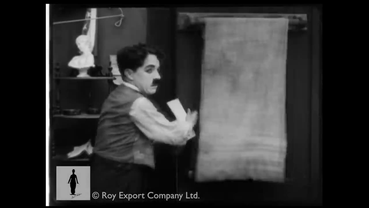 Deleted scene from shoulder arm Charlie Chaplin | Celebraty World