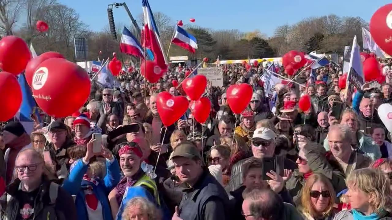 Citizens 🤝 Farmers #dutchfarmers for freedom against the green agenda