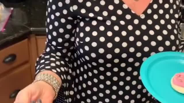gotmymomherbirthdaysurprise!🎂🎁🎈#funny#viral#stayhomestaystrong#fyp