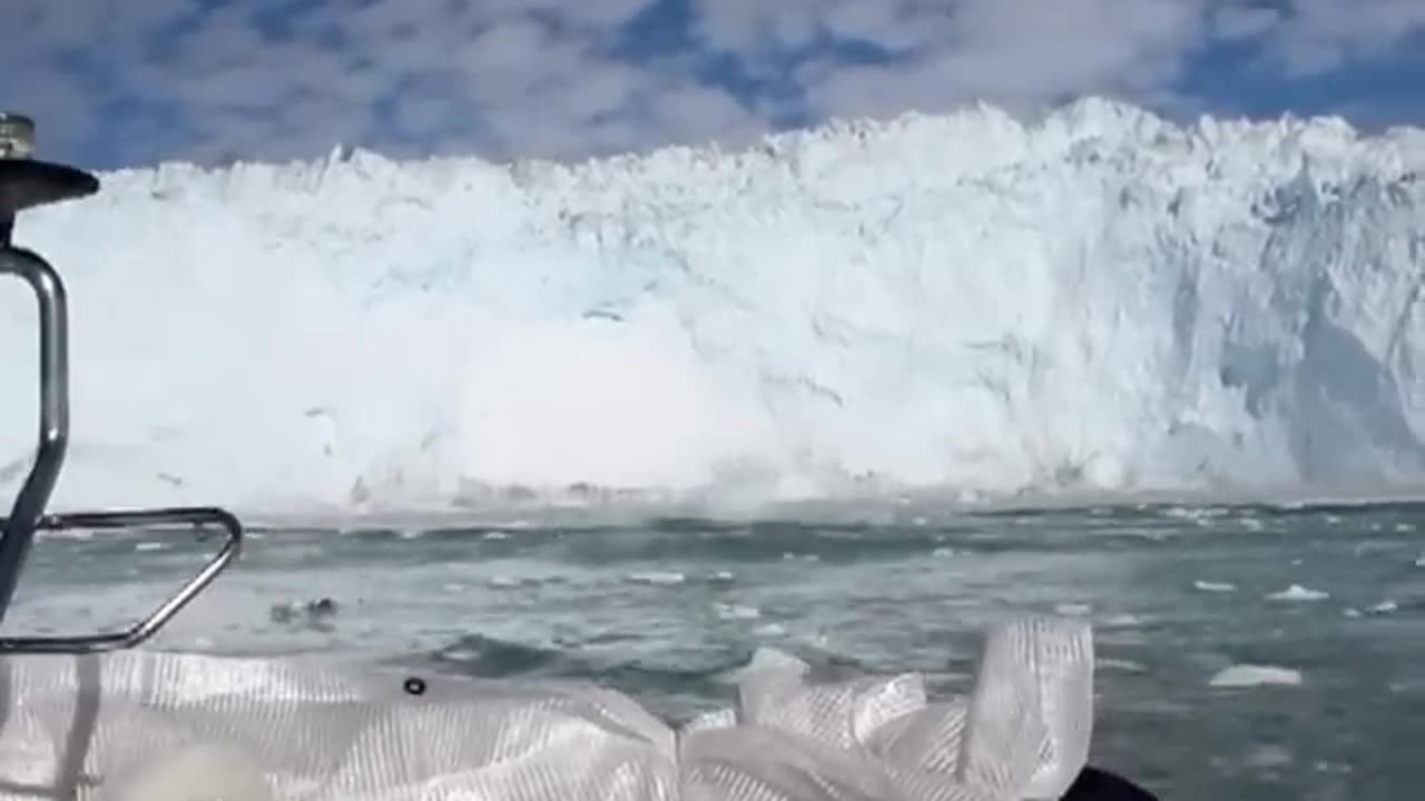 Iceberg tsunami gone wild