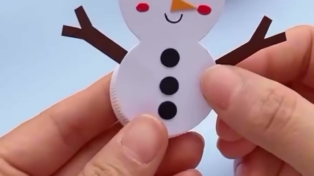 Build a Snowman ⛄️ whitout the cold get creative with this fun easy papar craft project 👌
