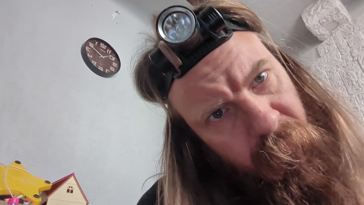 2023-03-23 (1) - Unboxing - Twitch Triskelina