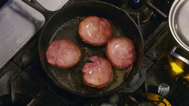 Bobby Flay Makes a Lumberjack