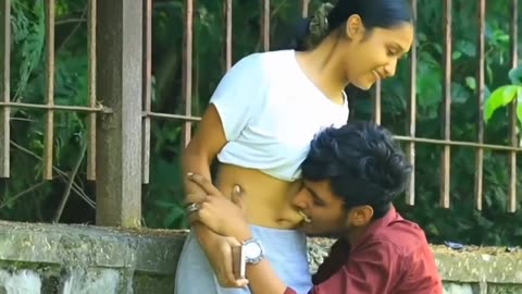 Girls enjoys navel kissing in public