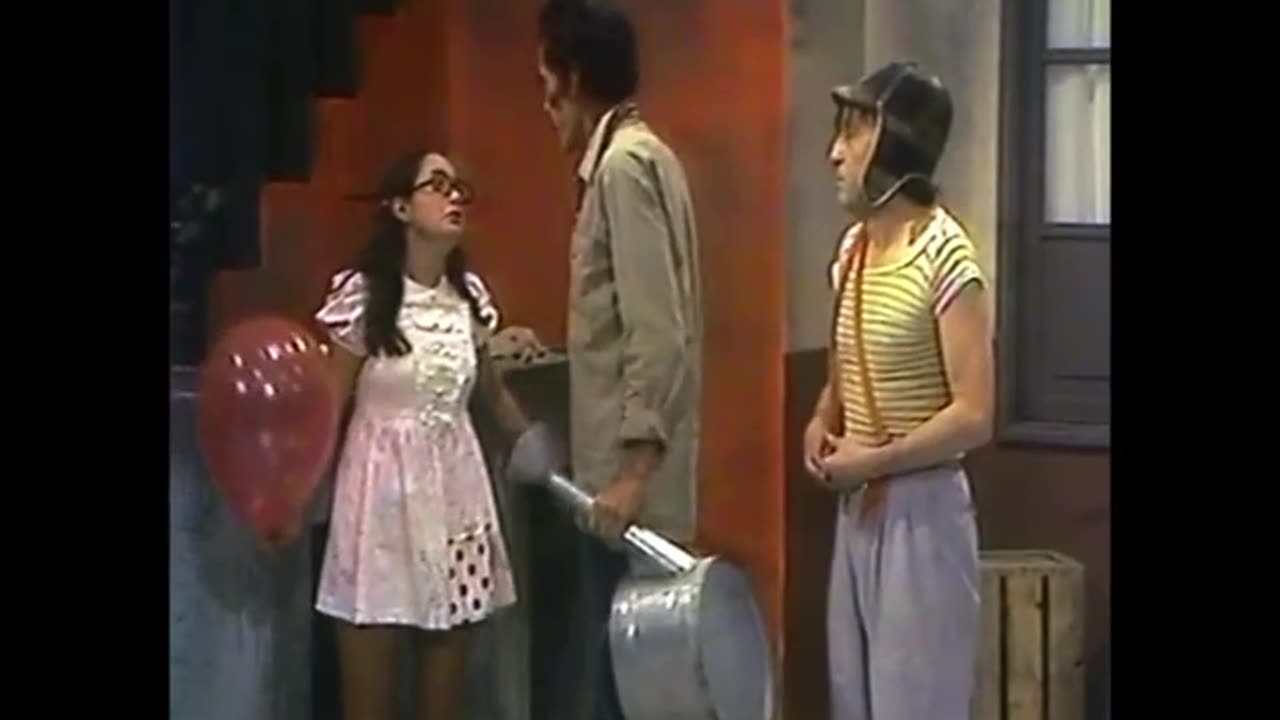 Chaves S01E08 - Como Sujar A Roupa Do Quico | Ajudem-Se Uns Aos Outros