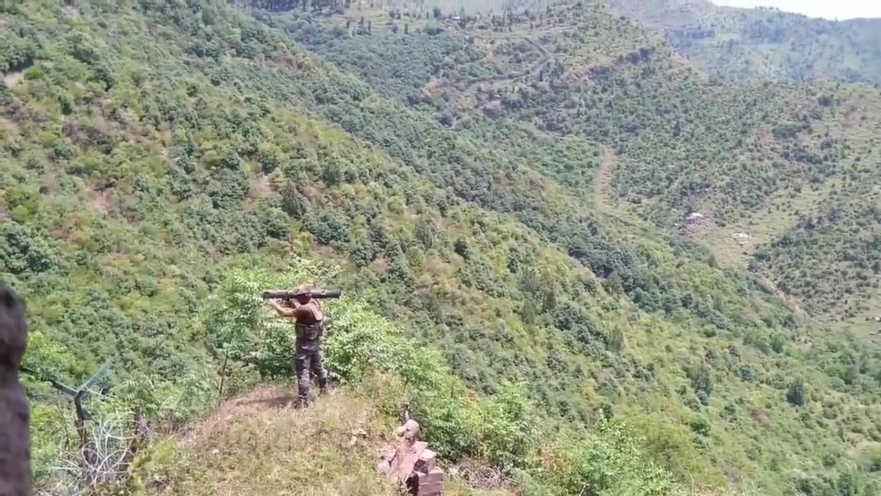 🔫 Indian Carl Gustaf Gunner Shoots at Pakistani Bunker during Ceasefire Violations at LoC (Lin | RCF