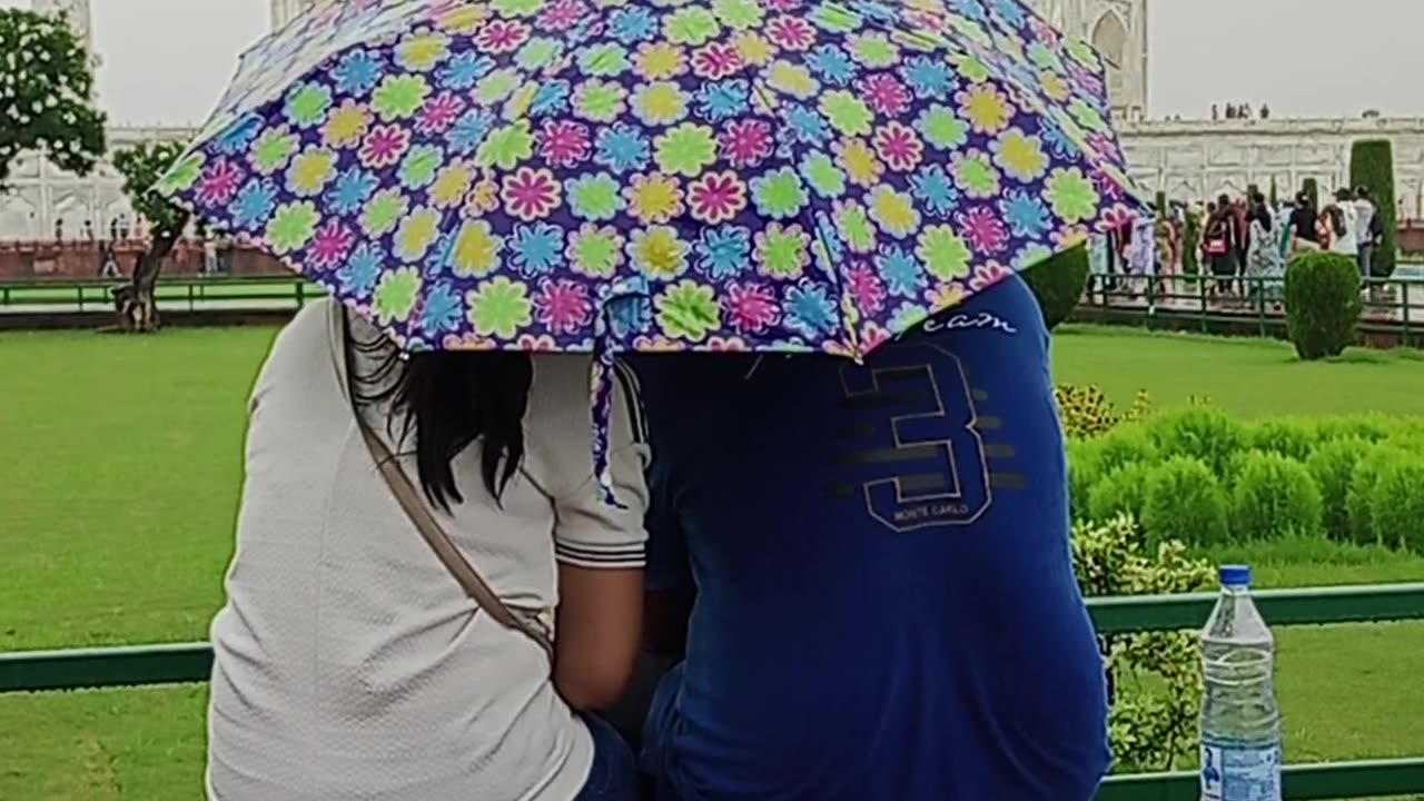 Rain 🌧️ in Taj Mahal 💕