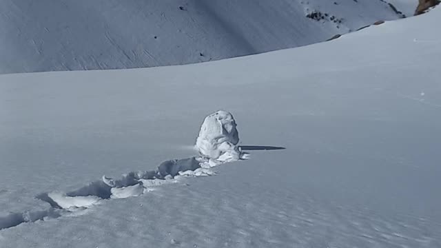 Sticky Snow Helps Snowballs Grow