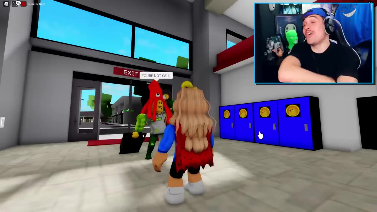 ROBLOX-Only Boy In Girl School!!