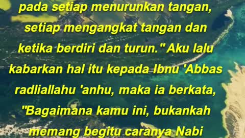 Seseorang shalat di dekat Maqam, bertakbir pada setiap menurunkan tangan, setiap mengangkat tangan