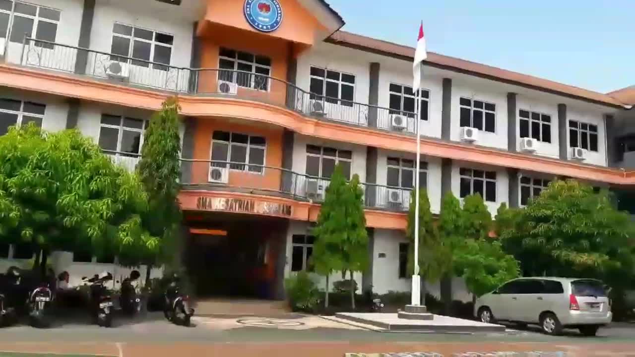 Indonesian School SMA Kesatrian 2 Alita Mislia