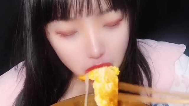 Asmr water drinking and eating