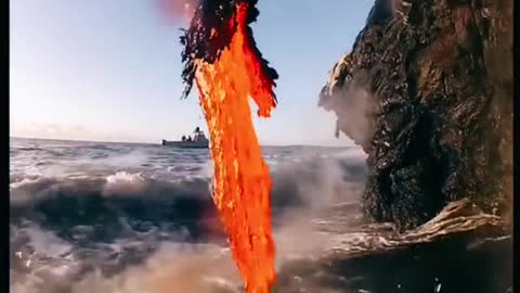 Close Footage* of Lava Entering the Ocean