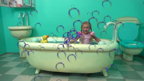 Diana and Roma fun play at the theme park Peppa Pig-10