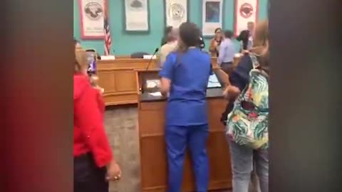 Nurse Kicked Out ONurse Kicked Out Of City Council Meeting For Speakin