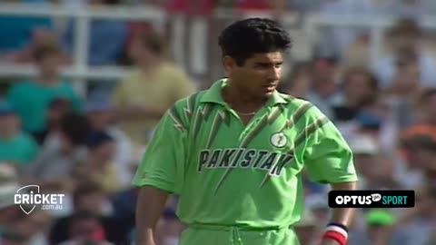 Waqar Younis Best Bowling