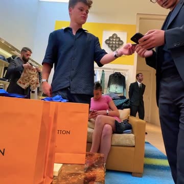 Jack Doherty Spends $25,000 At Louis Vuitton 😳