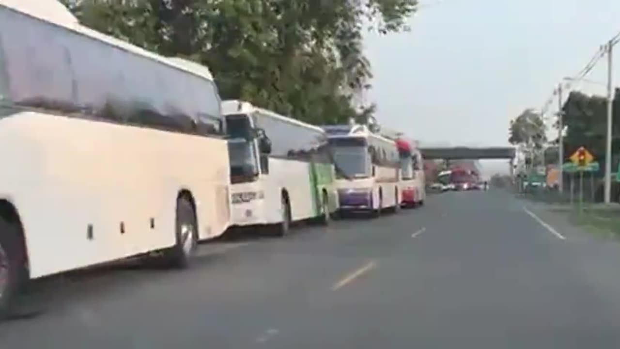 24 BUSES WITH ILLEGAL IMMIGRANTS LEFT COSTA RICA FOR THE USA 5-3-2023