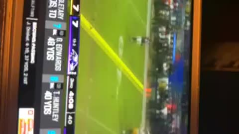 NFL Radio Detroit Lions 13 and Minnesota Vikings 06 halftime 02:40 pm est