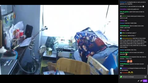 2022-11-24 (4bis.2) - Multiples unboxings devant Marie - Twitch Meutemediatique (version avec chat)