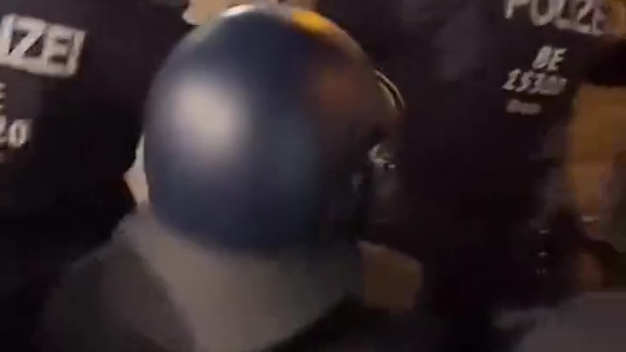 Police cracking down on pro-Palestinian protesters in Germany