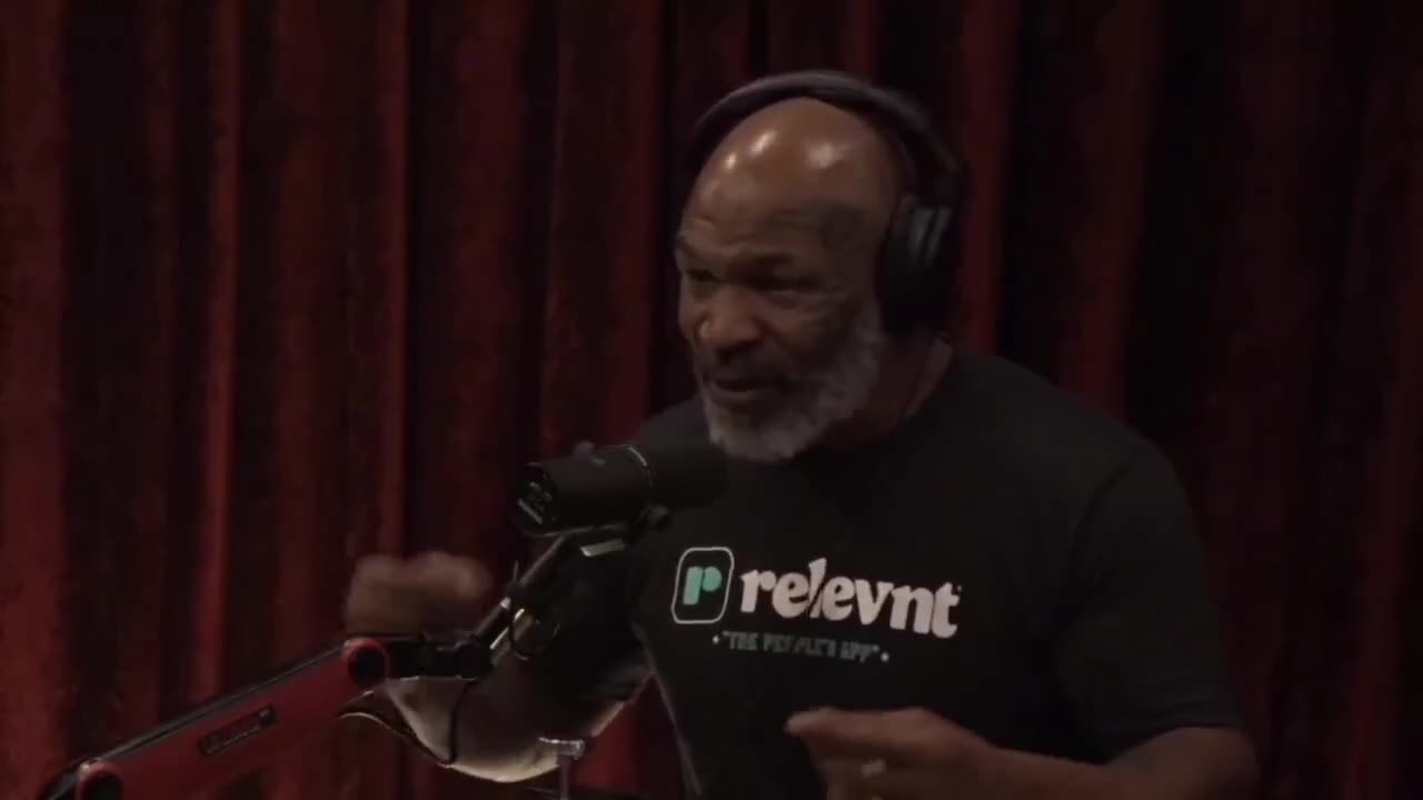 BREAKING VIDEO : Tucker Carlson & Mike Tyson Endorse Alex Jones.