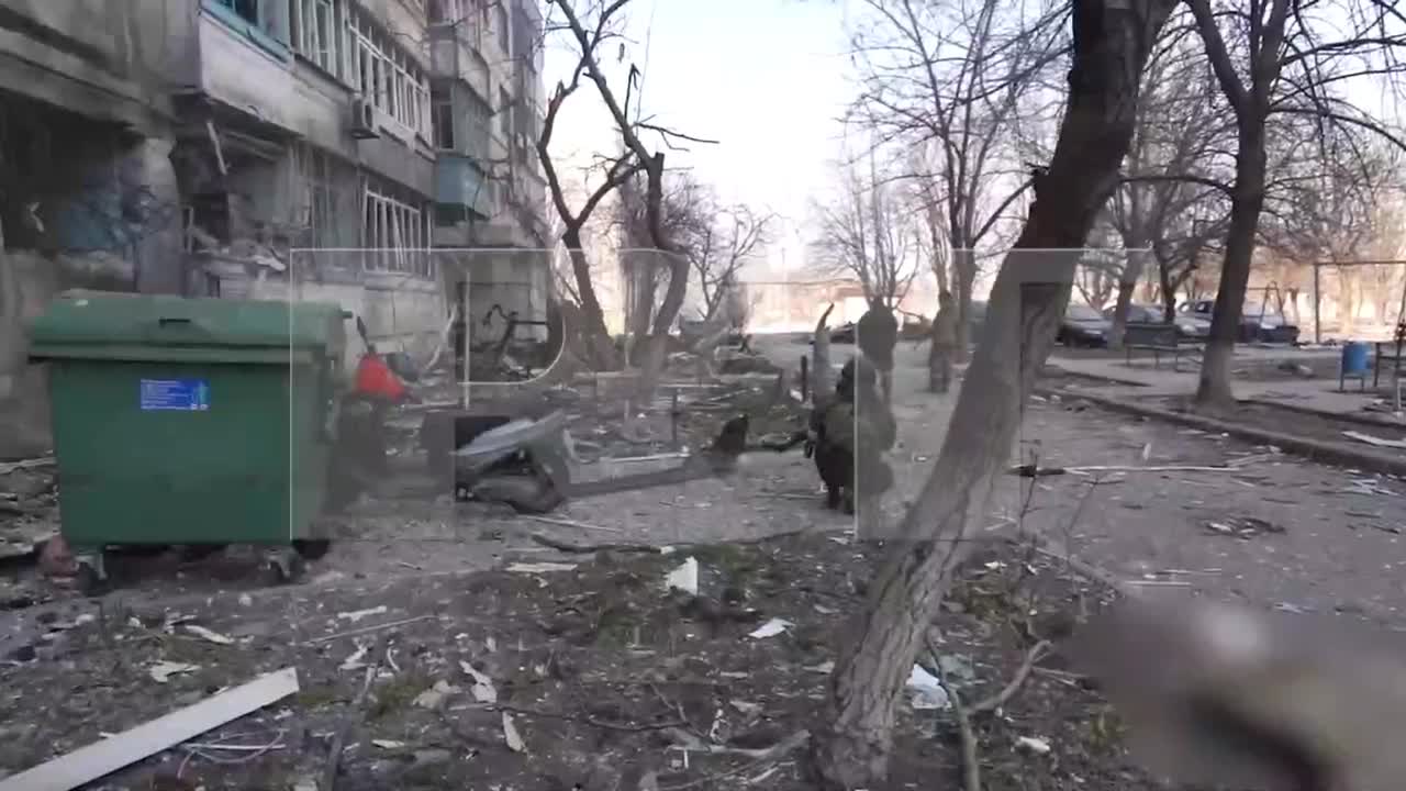 In Mariupol, the Russian military and the People's Militia of the DPR are clearing every house of nationalists