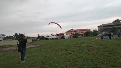 old uncle show flying