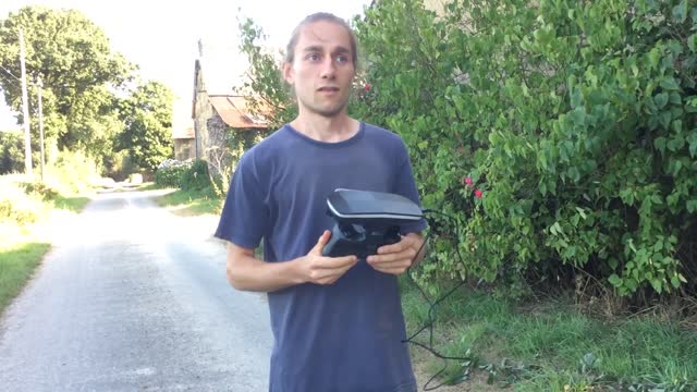 2019-08-02 (1) - Remettre des ardoises sur un toit +[Vue DRONE] - Youtube