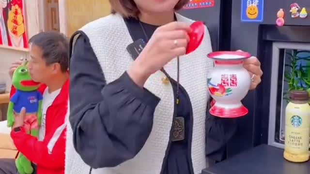 经典怀旧陶瓷痰盂水杯!#点击小黄车直接购买 #抖音双十一好物节 #新奇特创意 #提升幸福感好物 #双11拿捏大全