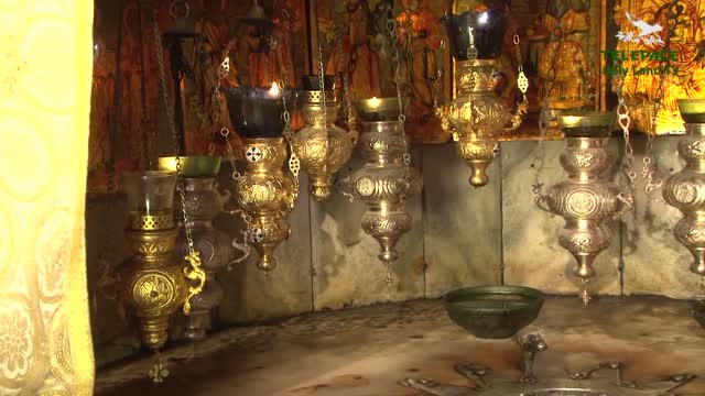 LE GROTTE SOTTO LA BASILICA DELLA NATIVITA' DI GESù A BETLEMME DI EFRATA IN GIUDEA nell'odierna Palestina.dove nacque Gesù lì c'è una chiesa la basilica della natività sotto c'è la grotta/stalla dove nacque Gesù DOCUMENTARIO