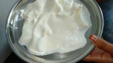 रोटी से मोटी मलाई laane ka tarika|| Homemade Fresh Cream|| How to make fresh cream from Milk