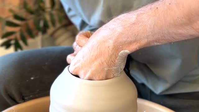 Lil vase ) #pottery #satisfying #asmr #thrdfloor