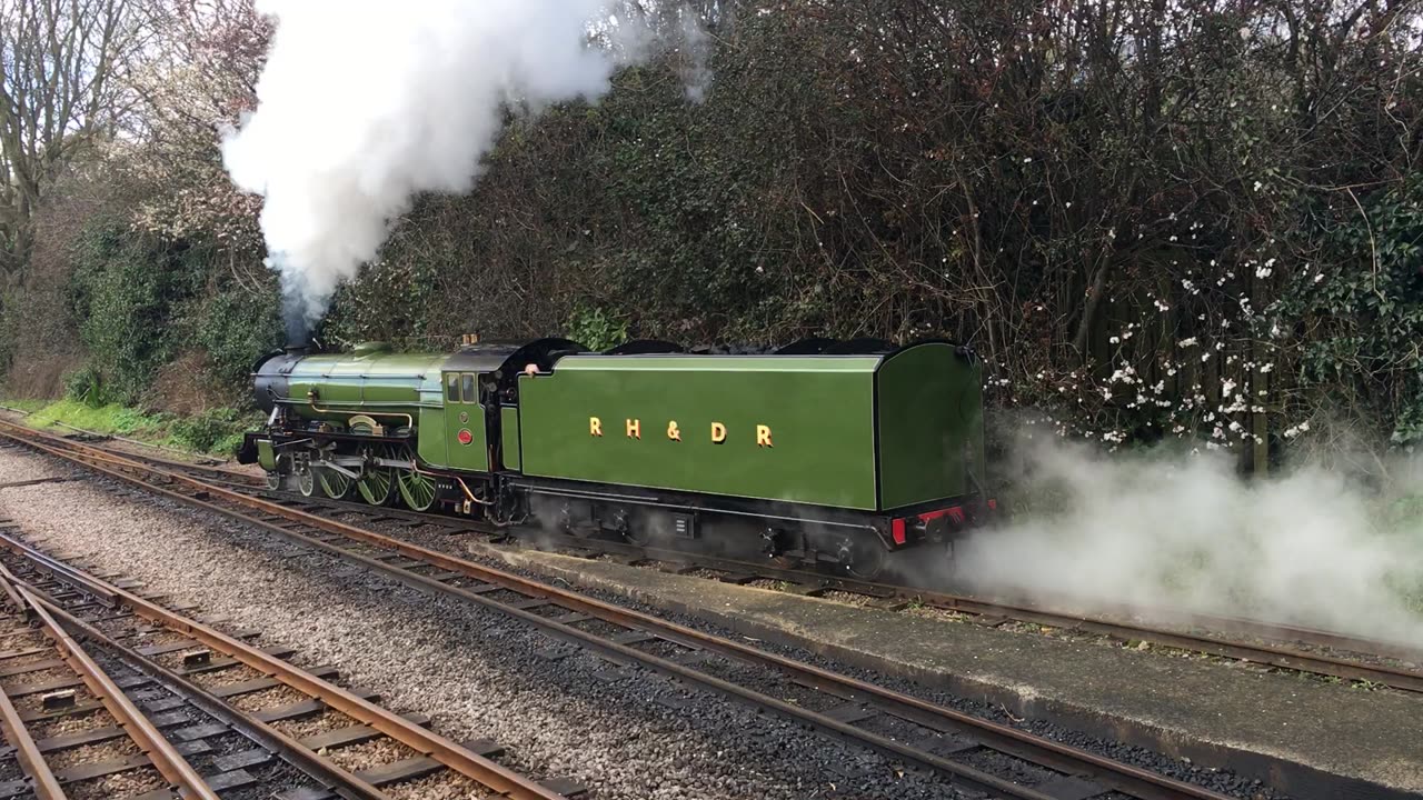 steam locomotive green goddess at hythe station